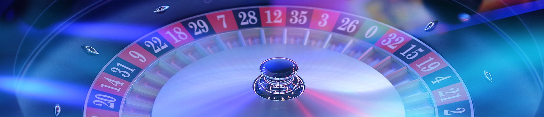 Antarmuka kasih 777 Galactic Gems di layar smartphone Android dan iOS dengan tombol putar dan panel saldo